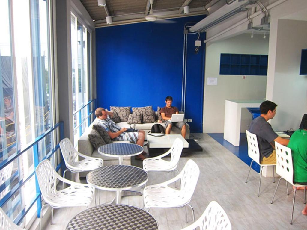 Jellybean Ezy Hostel Sathorn Бангкок Экстерьер фото
