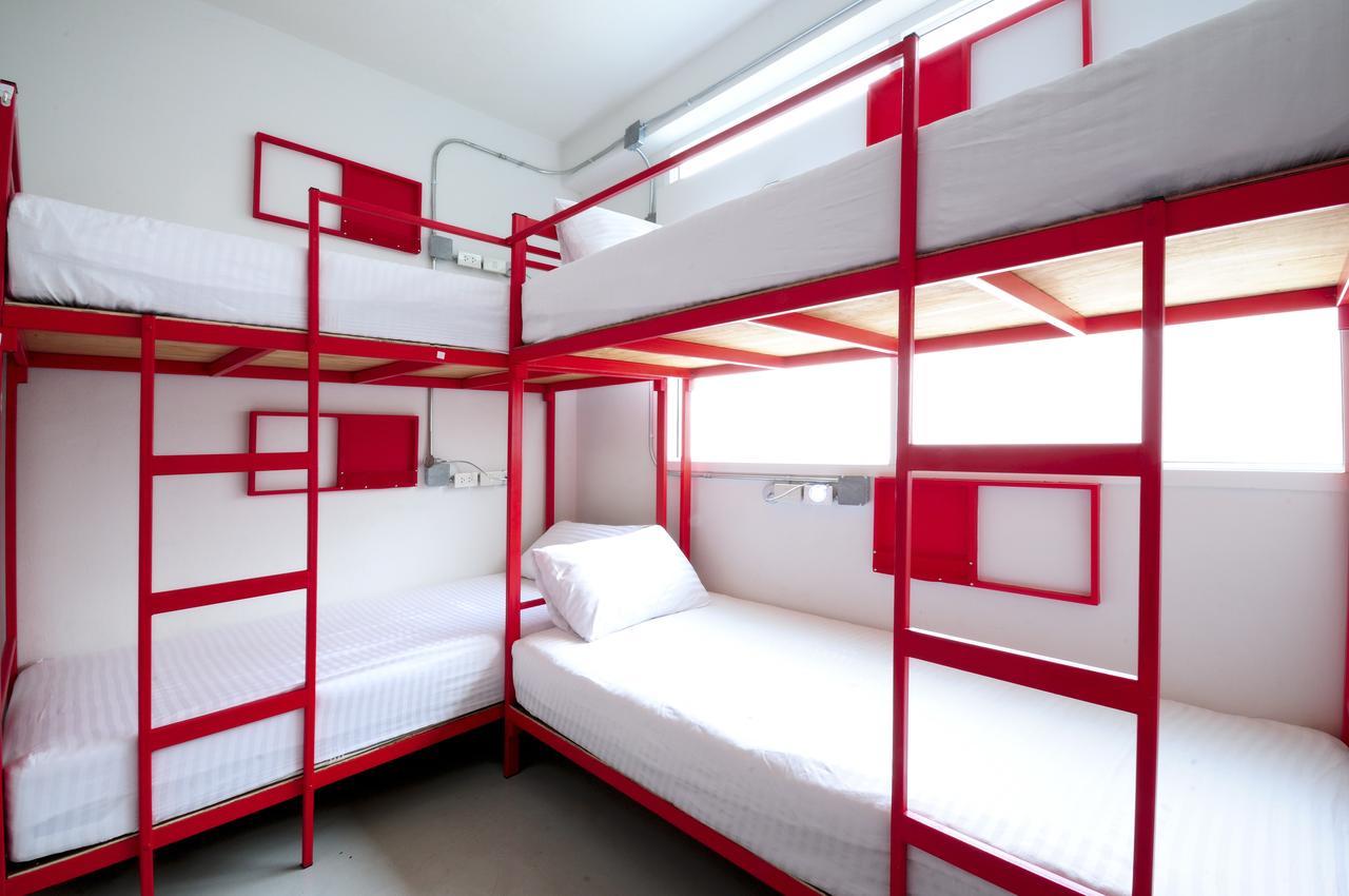 Jellybean Ezy Hostel Sathorn Бангкок Экстерьер фото