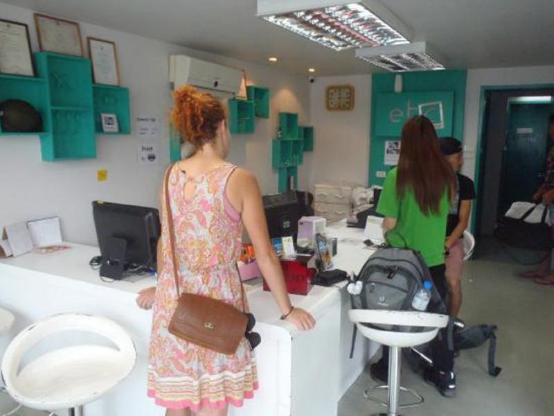 Jellybean Ezy Hostel Sathorn Бангкок Экстерьер фото