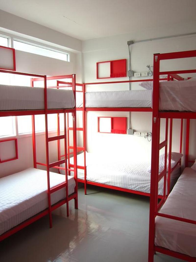 Jellybean Ezy Hostel Sathorn Бангкок Экстерьер фото